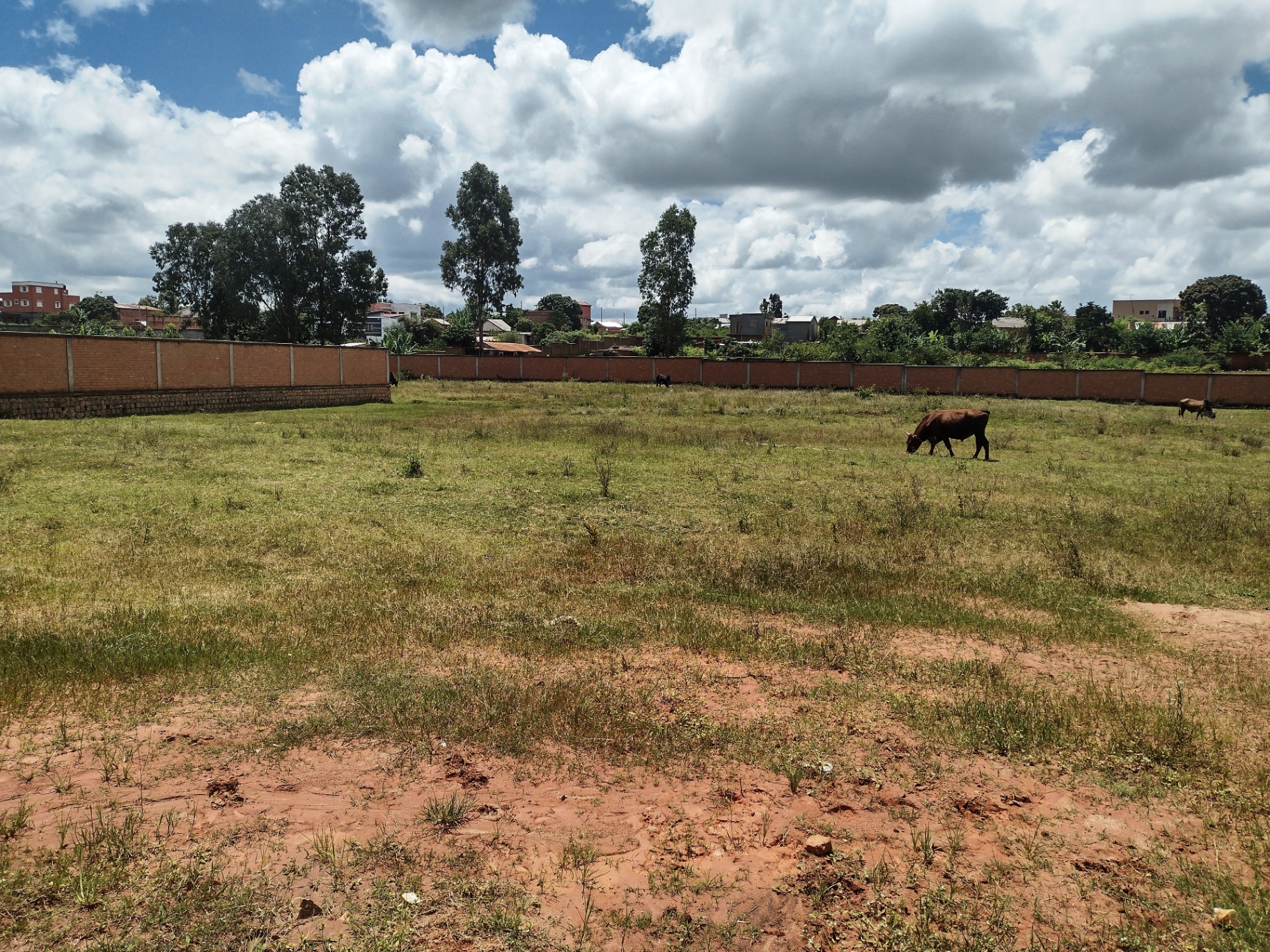 SAHAZA I β Spacious land plots